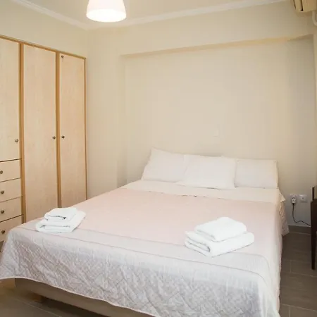 Acropolis Breeze Penthouse -touch The Sky *